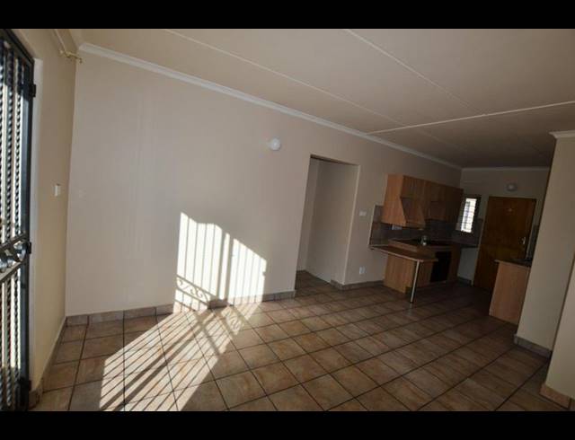 2 BEDROOM APARTMENT FOR SALE IN VAAL PARK EXT 1